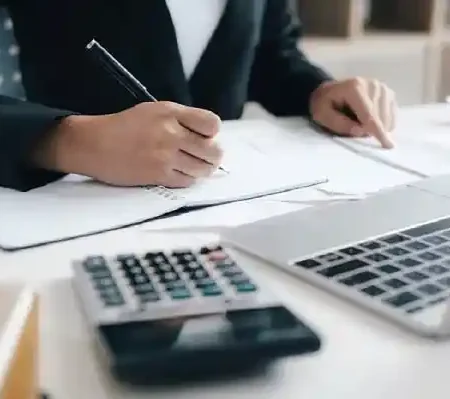وکیل مالی